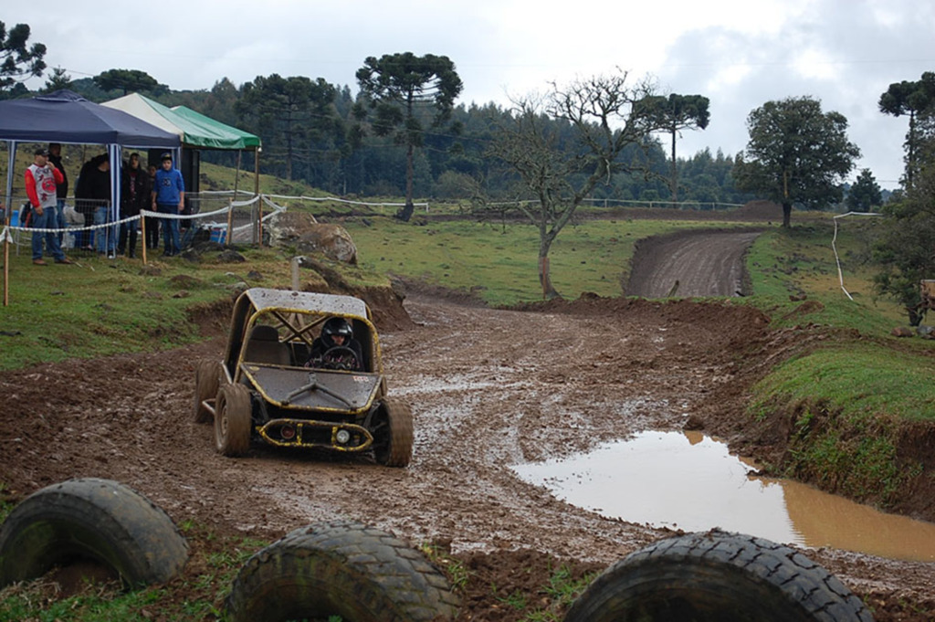 Gaioleiros Off Road realizaram a VII Corrida na Lama em Anita Garibaldi