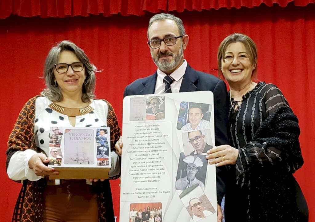 Lançamento do livro Vencendo Desafios, de autoria de Almir Isganzella