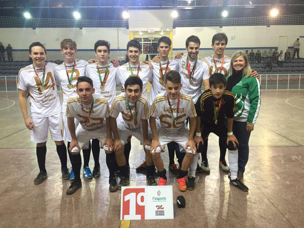 Equipe de futsal anitense é campeã de etapa da Olesc 2016