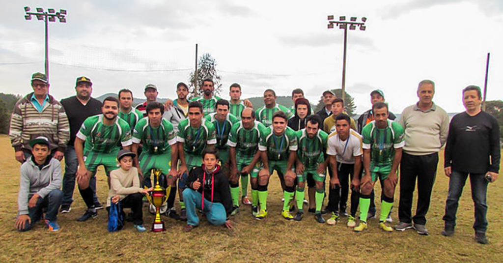 Equipe da Pinheirinho Madeiras é campeã em campeonato em Lages