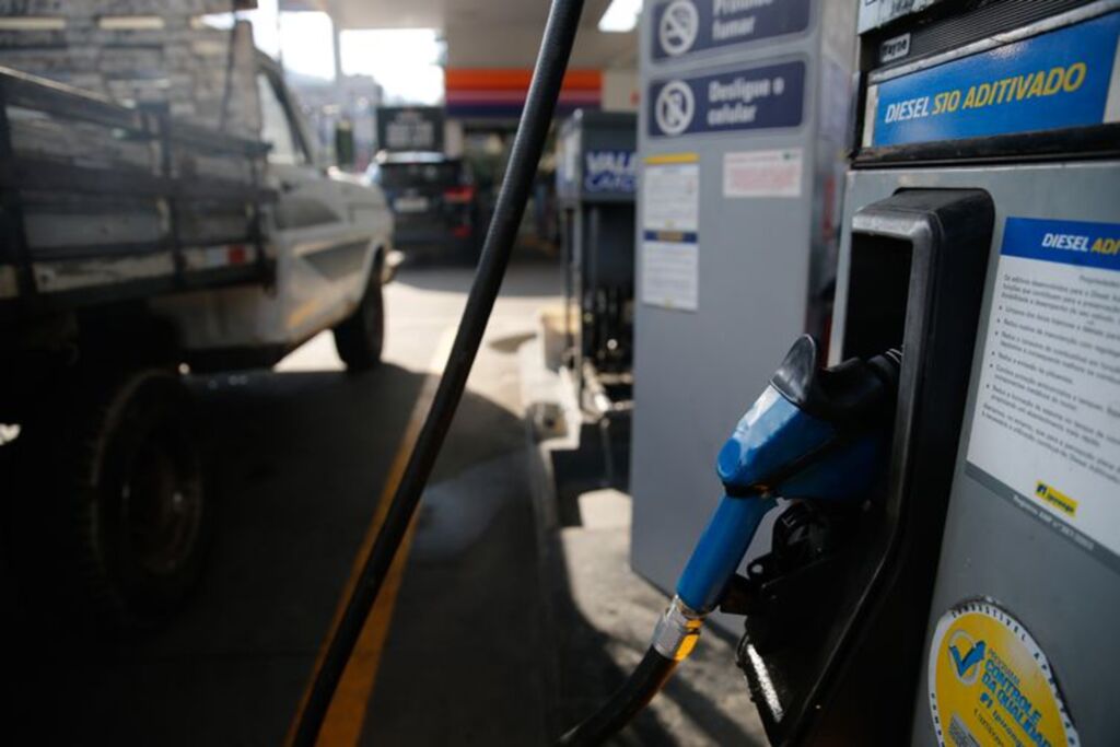 Diesel negociado nas refinarias está mais caro a partir deste sábado