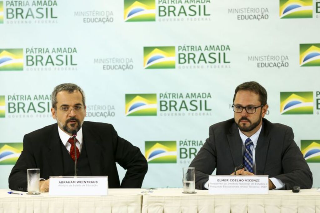 Avaliação da educação básica será feita por amostragem , diz ministro