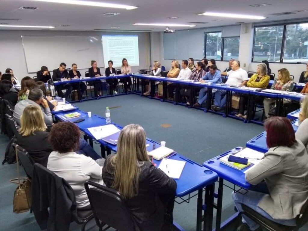 Gestores municipais de Assistência Social entregam pautas prioritárias para o Estado