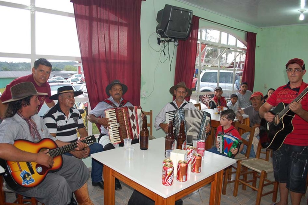 Cerro Negro comemora lançamento do projeto de esportes