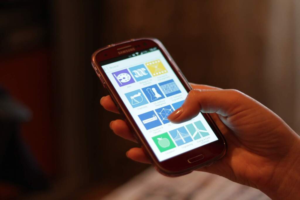 Senado decide que consumidor tem direito a celular reserva
