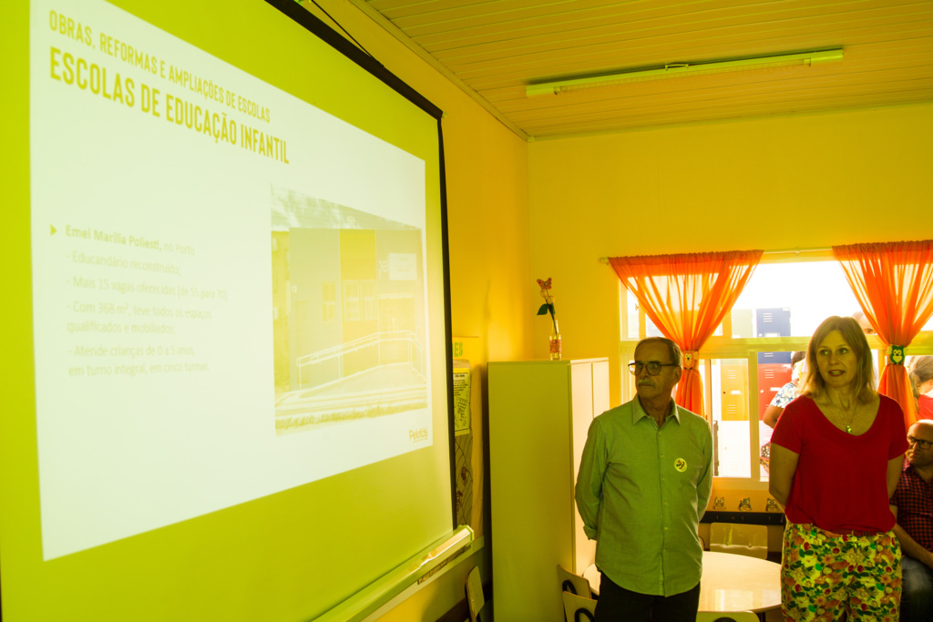 Em reinauguração de escola, prefeitura lança plano para educação