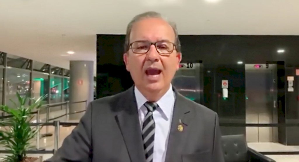 Aldo Azevedo / jornalista de formação - Senador Jorginho Mello.