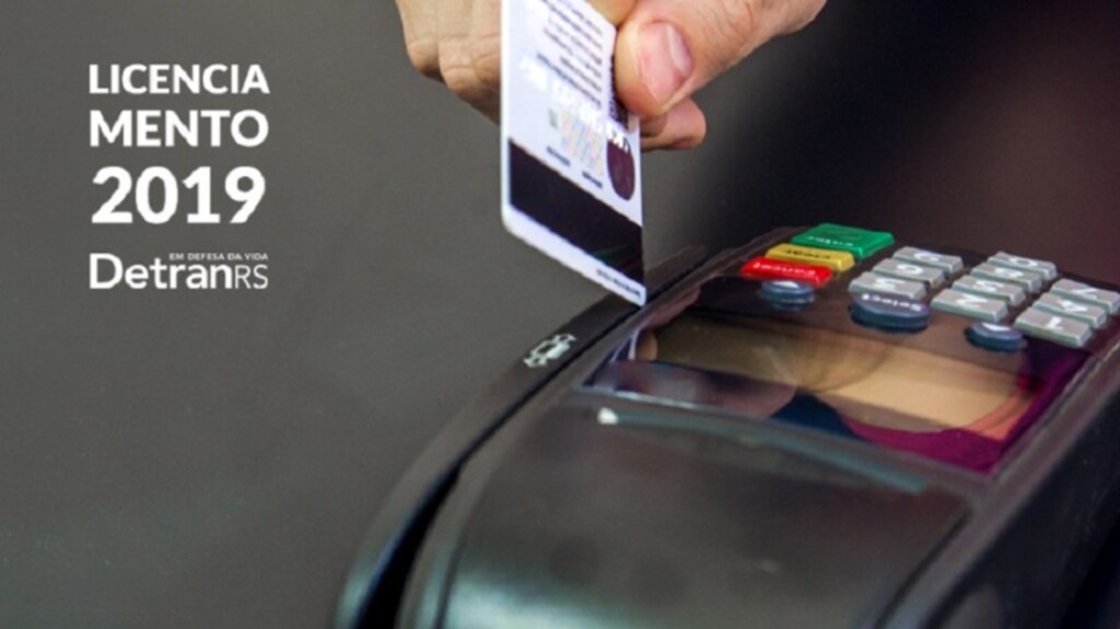 Como pagar IPVA, seguro obrigatório e multas de trânsito com cartão de crédito