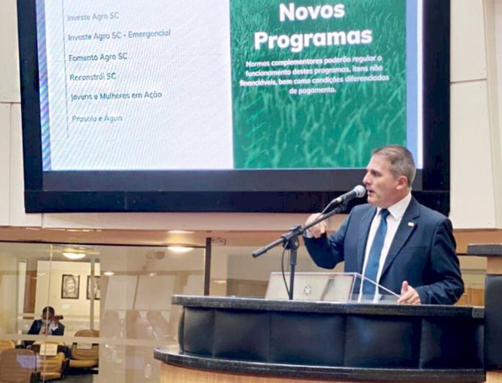 Foto: Ana Ceron/SAR - o secretário Altair Silva apresentou os programas recém-lançados aos deputados estaduais durante sessão da Assembleia Legislativa.