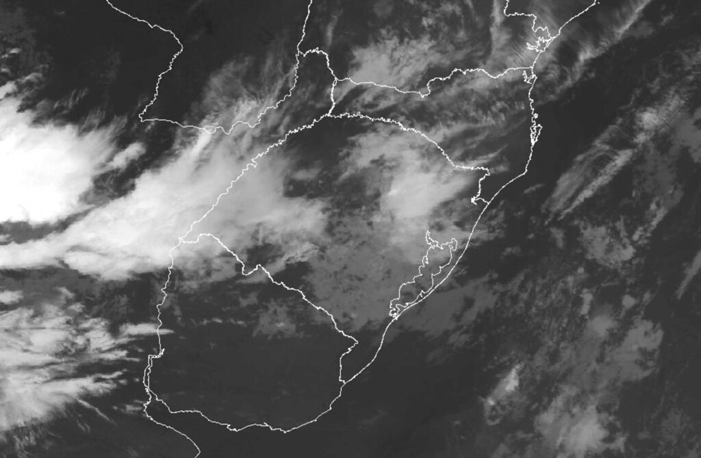 Domingo terá muitas nuvens e chance de chuva na Zona Sul