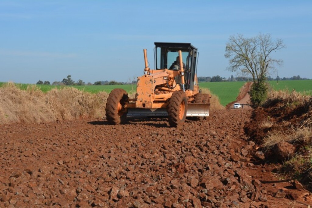 Municípios atingidos por temporais terão máquinas à disposição para obras