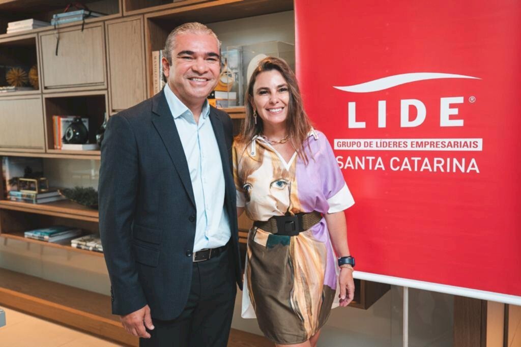 Deputada Paulinha participa do almoço debate da Lide de Santa Catarina