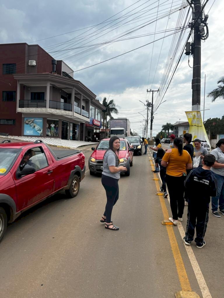 Pedágio Educativo referente a campanha Setembro Amarelo em Celso Ramos