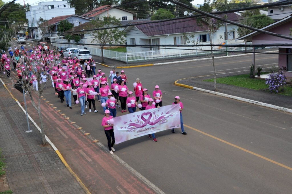 Município de Abdon Batista realiza caminhada do Outubro Rosa