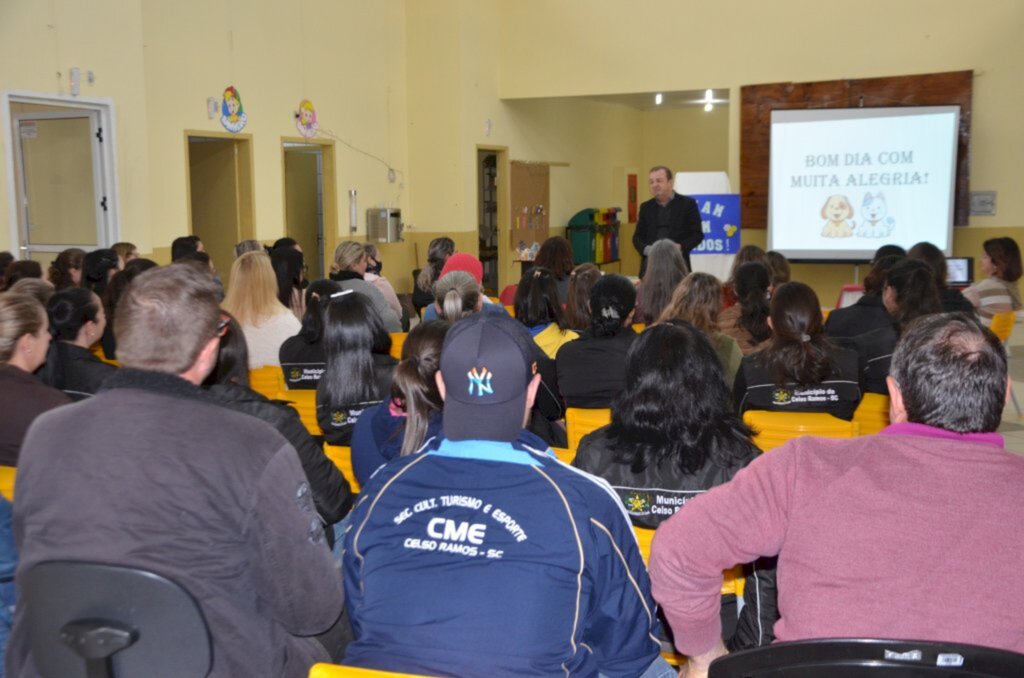 Palestra motivacional para professores da rede municipal de ensino de Celso Ramos