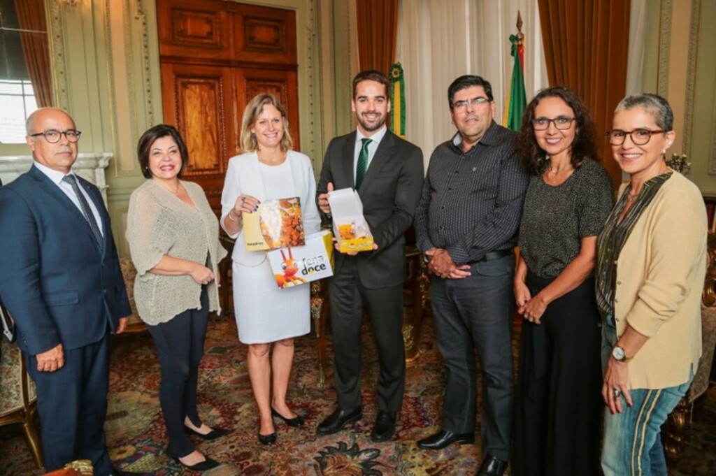 Comitiva da Fenadoce convida Leite para festa e estreita laços para fomentar o turismo da região
