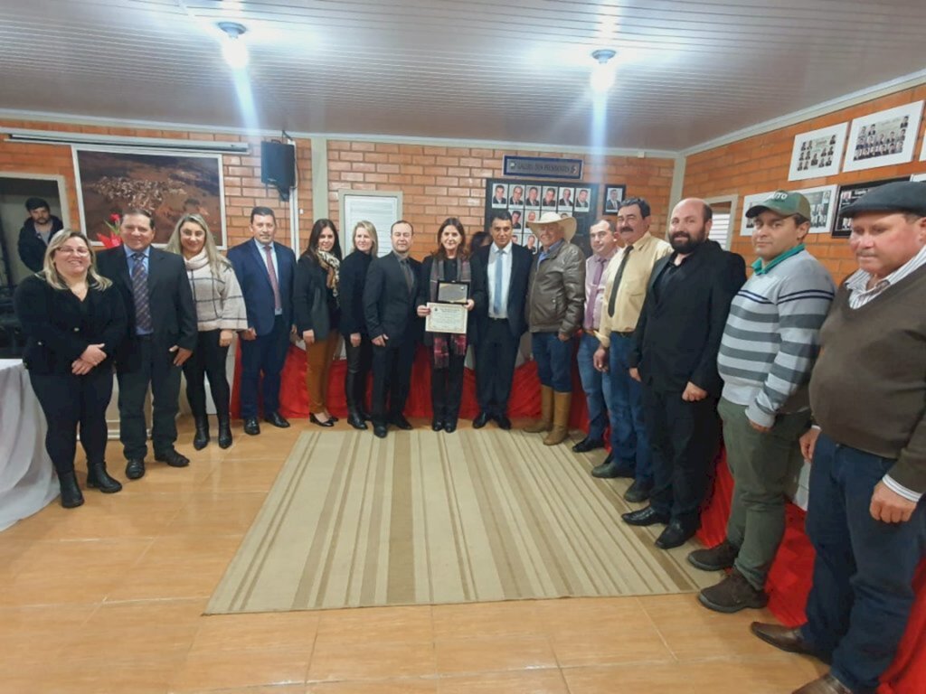 Carmen Zanotto recebe Homenagem dos vereadores de Capão Alto