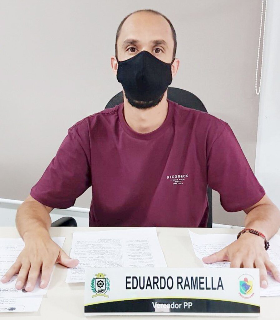 Vereador Eduardo Ramella solicita a construção de uma faixa elevada de pedestres na Rua Nereu Ramos