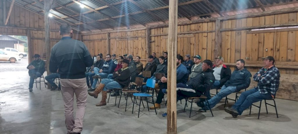 Copercampos promove palestra para pecuaristas de Pinhal da Serra/RS