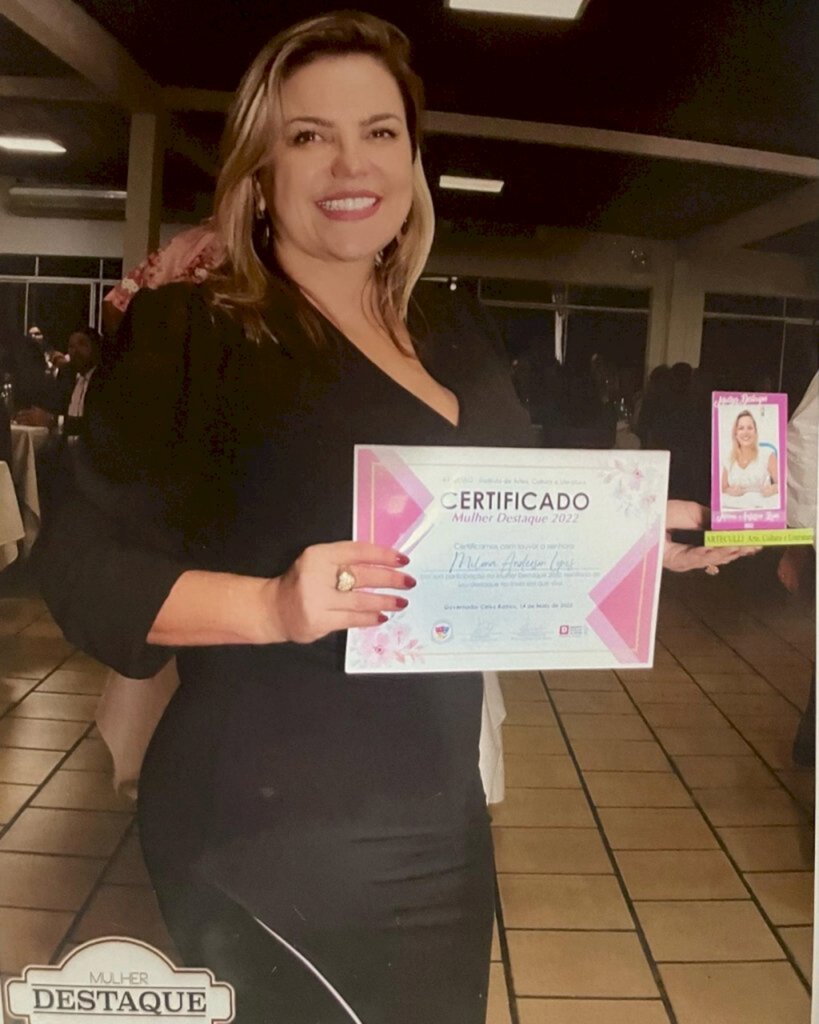 Prefeita Milena recebe Troféu Mulher Destaque 2022