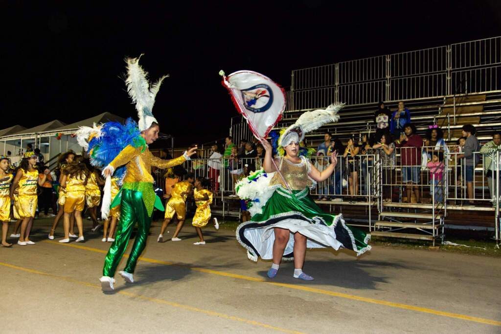 Interação entre público e entidades carnavalescas marca fim da folia