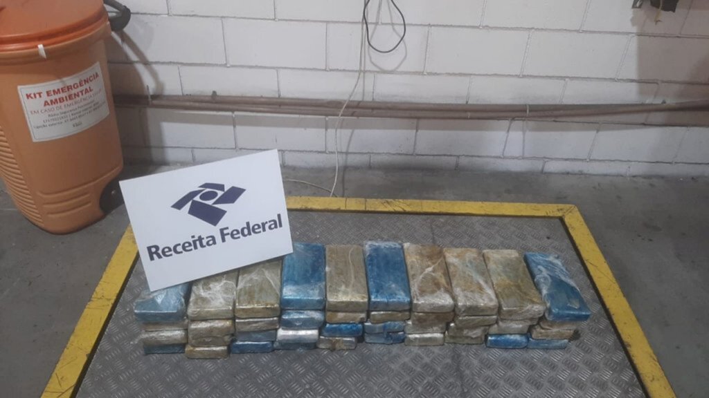 Receita Federal realiza primeira apreensão de cocaína do ano no Porto de Itapoá (SC)