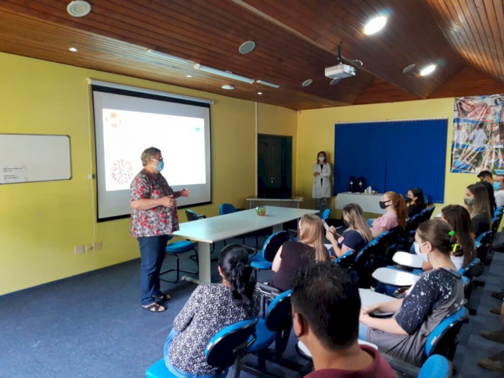 Profissionais do Sistema Operacional da Rede Municipal de Ensino, são instruídos para volta às aulas em Piratuba