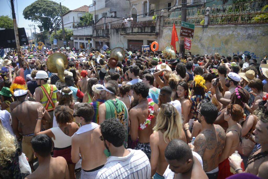Câmeras de reconhecimento facial levam a 4 prisões no carnaval do Rio