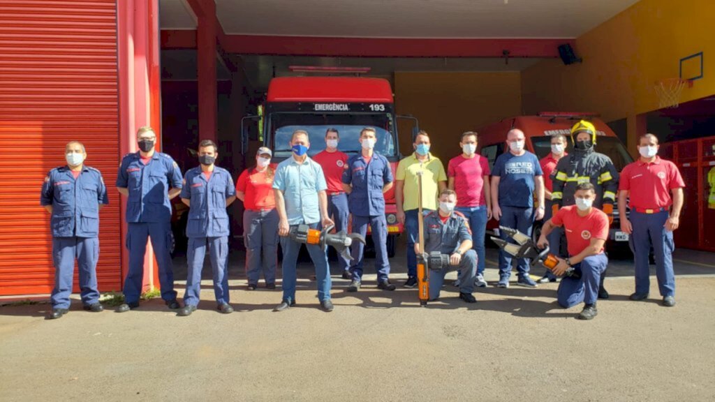 Bombeiros Comunitários de Piratuba apresentam novos equipamentos ao Poder Público