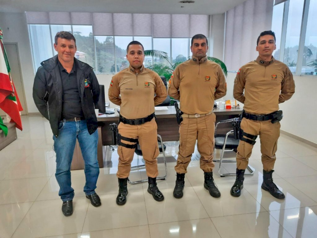 Município de Abdon Batista recebe novo soldado da Polícia Militar