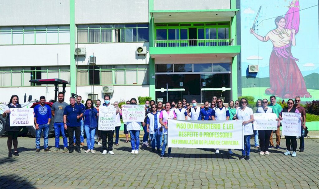 Manifestação pacífica em busca dos  direitos dos professores de Anita Garibaldi