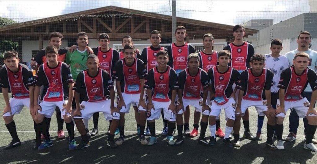 Equipes da CME de Cerro Negro disputam campeonatos  durante o fim de semana