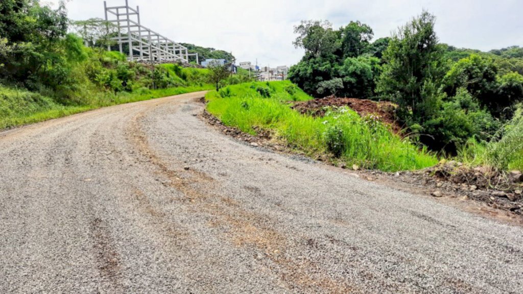 Lana Correa Pinheiro / Jornalista - SECOM - Excesso de chuva têm danificado as principais vias urbanas de Concórdia