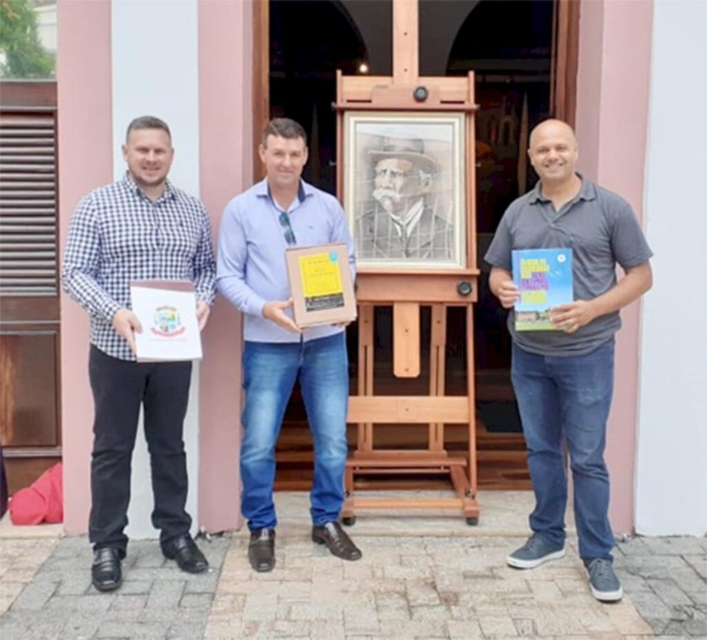 Prefeito Dile participa de homenagens ao Centenário de Falecimento do Ex-Governador Abdon Batista