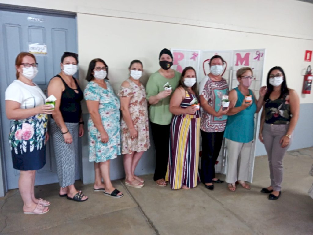 Escola Dr. Nicanor Kramer da Luz,  realiza encontro com mulheres atuantes na comunidade de Esmeralda