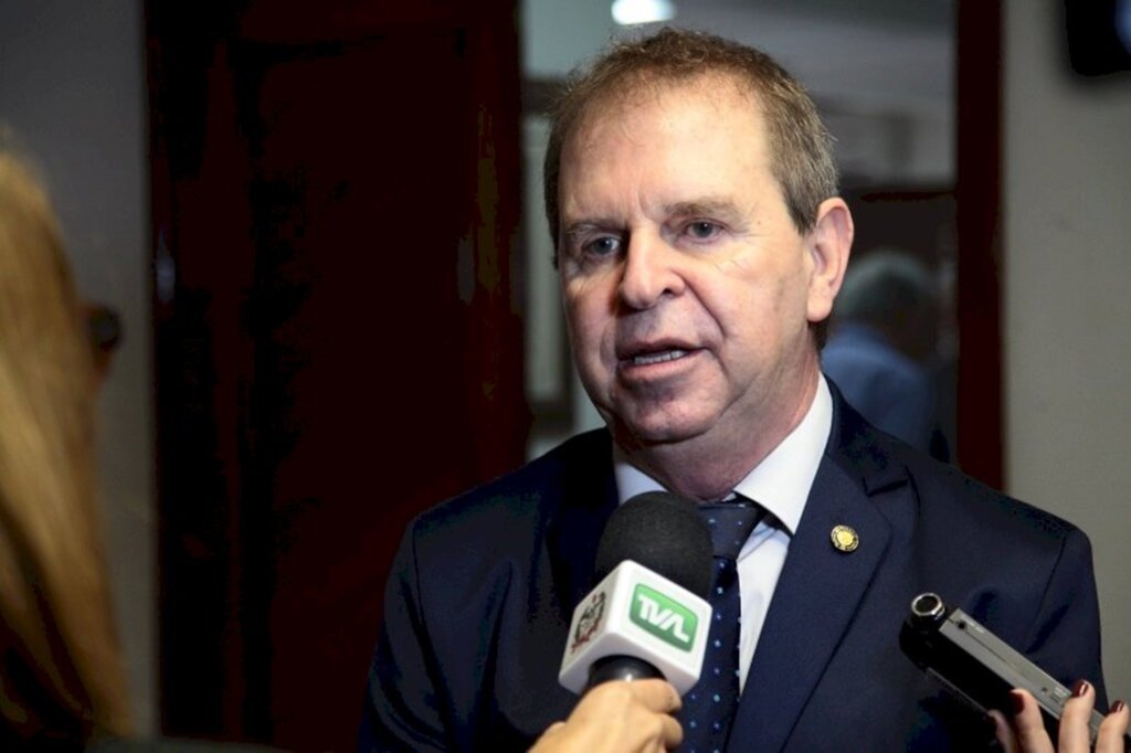 foto noticia entrevista - Deputado lembra que compromisso do Governo Federal era do retorno das obras ainda em Agosto de 2020, o que não foi cumprido.