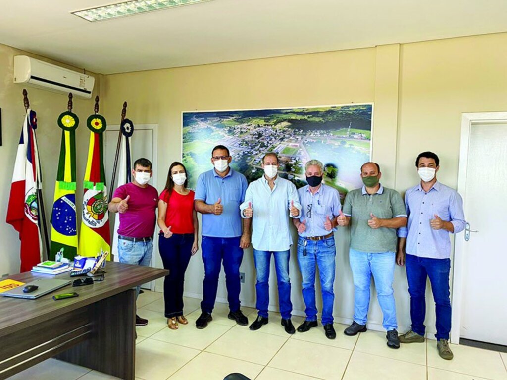 Assessor do Deputado Federal Nereu Crispim visita o Município de Pinhal da Serra