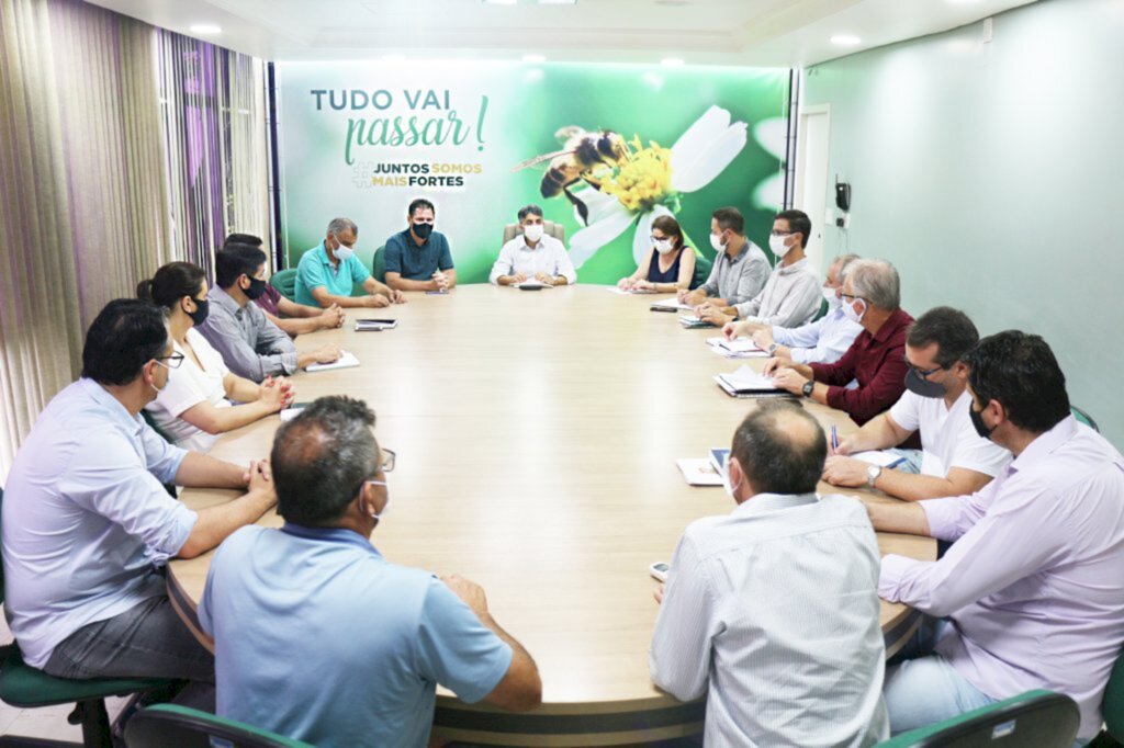 Secretarias fazem estruturação de equipes