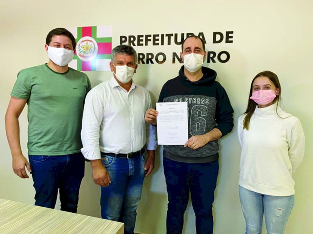 Novo servidor aprovado no Concurso Público integra o quadro de funcionários do município de Cerro Negro