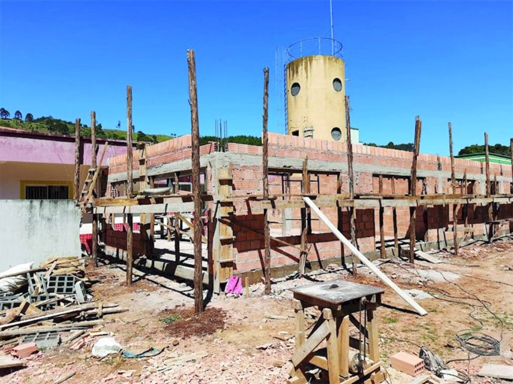 Seguem obras de ampliação e reforma da Creche Municipal Tia Hilda em Abdon Batista