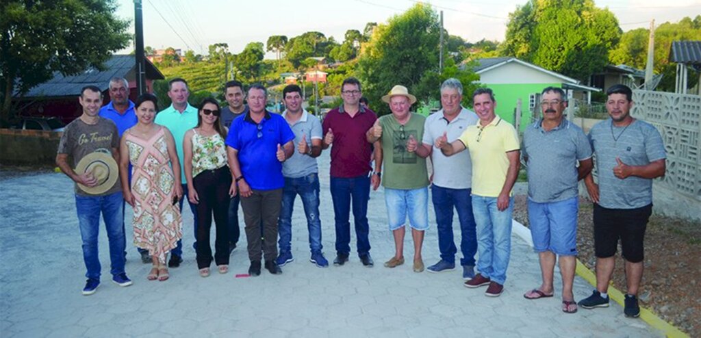 Pavimentação da Rua Cecílio José Rodrigues é inaugurada Em Anita Garibaldi