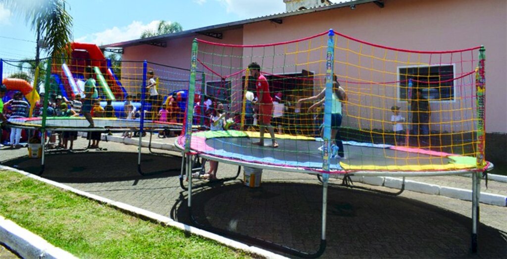 Parceria entre as Secretarias de Educação e Administração realizaram festividades natalinas pelo município de Cerro Negro