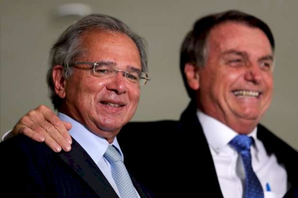 REUTERS/Ueslei Marcelino - Ministro Paulo Guedes e presidente Jair Bolsonaro em Brasília