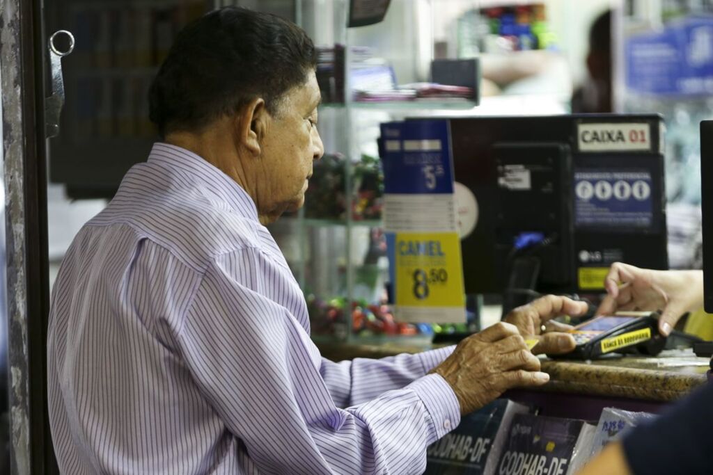 INSS alerta idosos sobre fraudes em crédito consignado