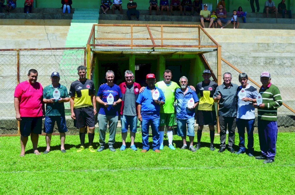  - Homenagem aos ex-árbitros e ex-mesários