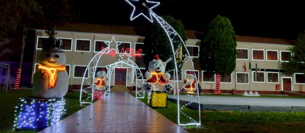  - Cidade foi enfeitada para celebrar o natal