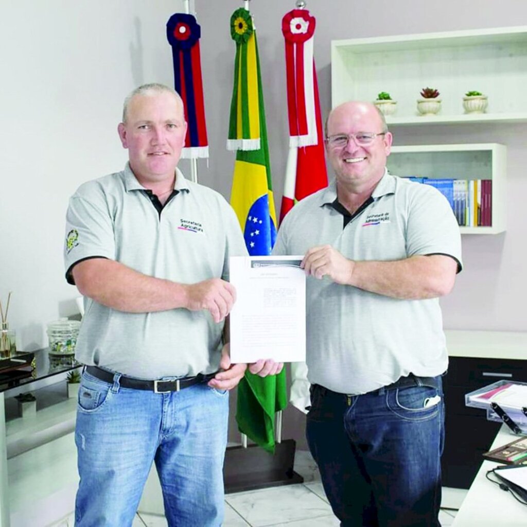  - Prefeito e secretário de agricultura