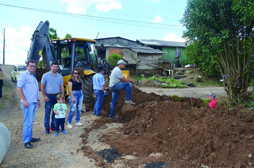 Nova tubulação está sendo instalada em ruas do Bairro Borges