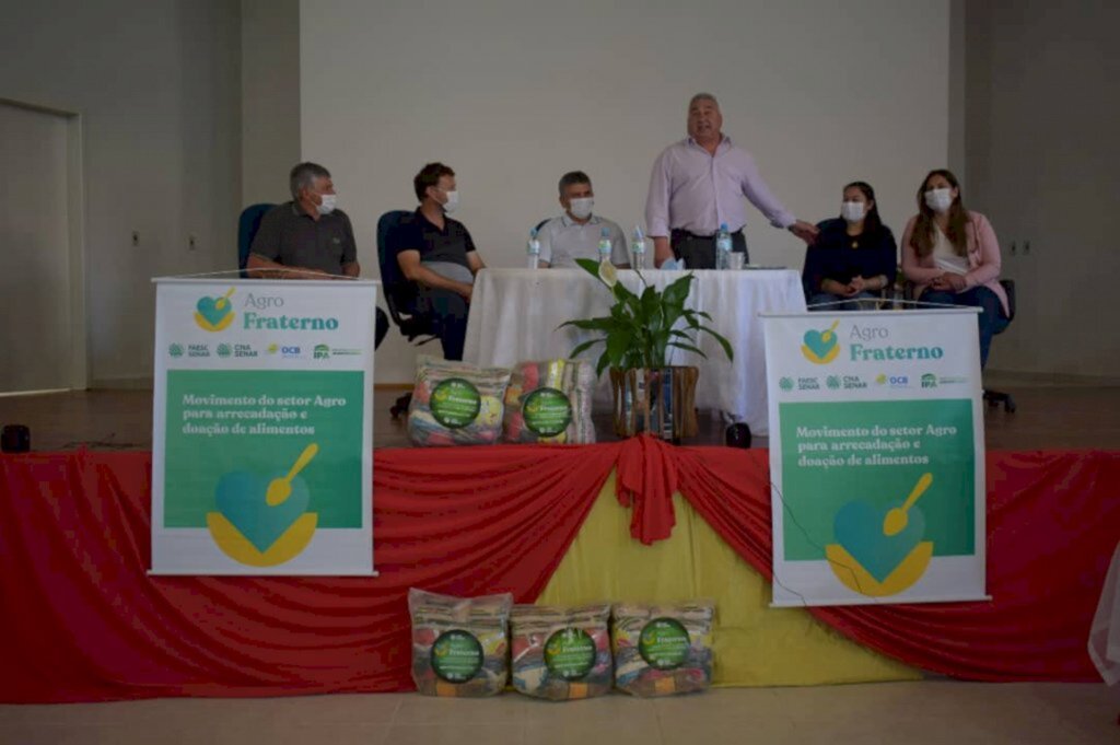 Famílias do município de Cerro Negro recebem doações de cestas básicas através do Programa Agro Fraterno