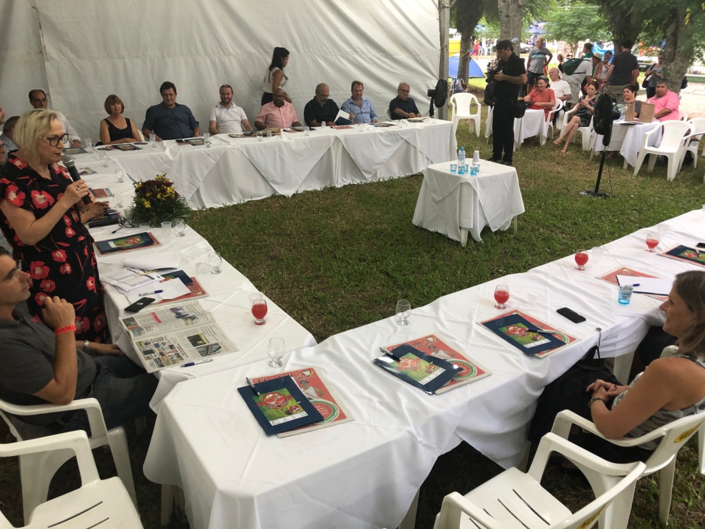 Em reunião, Arita Bergmann não projeta pagamento da dívida com municípios